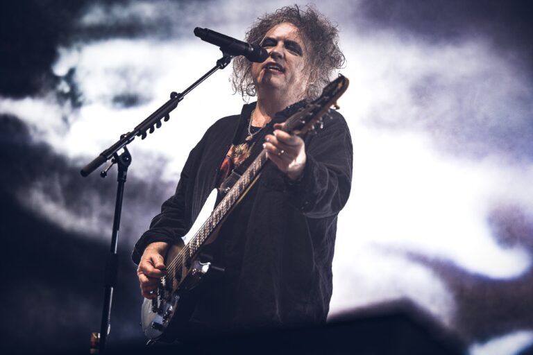 Un viaje por el universo oscuro y melancólico de Robert Smith